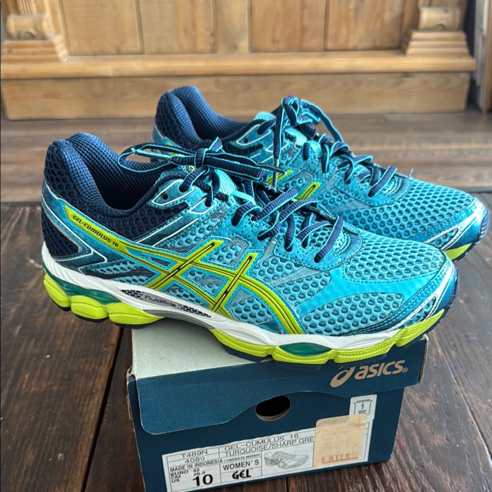NWT ASICS Gel-Cumulus 16 Women's Running Shoes